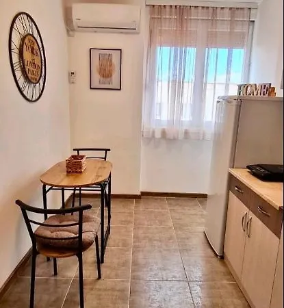 Leon Lux Apartament *