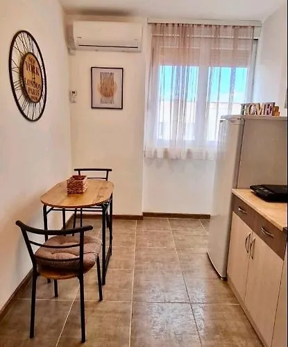 Leon Lux アパート *