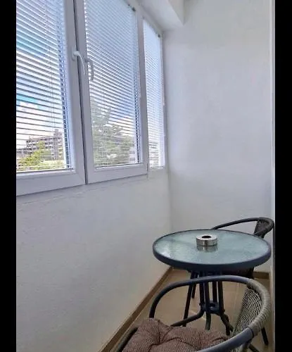 Leon Lux レスコヴァツ