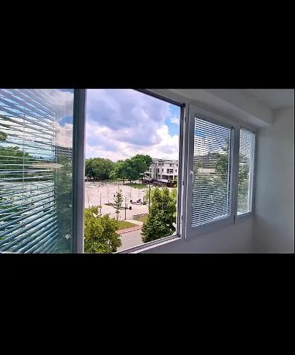 Leon Lux レスコヴァツ